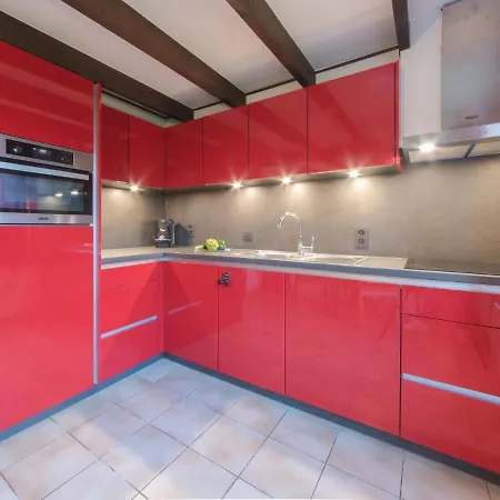 V32 With Parking And Shared Pool By Interhome Сasa de vacaciones *